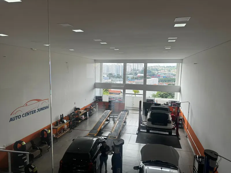 Estrutura profissional do Centro Automotivo Jundiaí